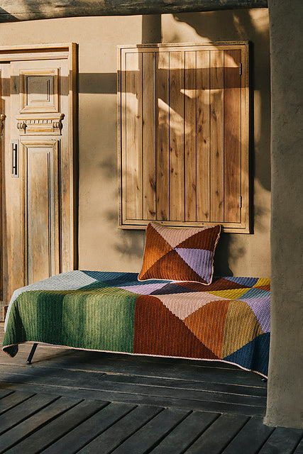 TRIANGLE blanket & pillow by Doris Doblhofer