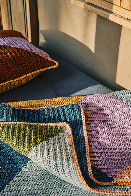 TRIANGLE blanket & pillow by Doris Doblhofer