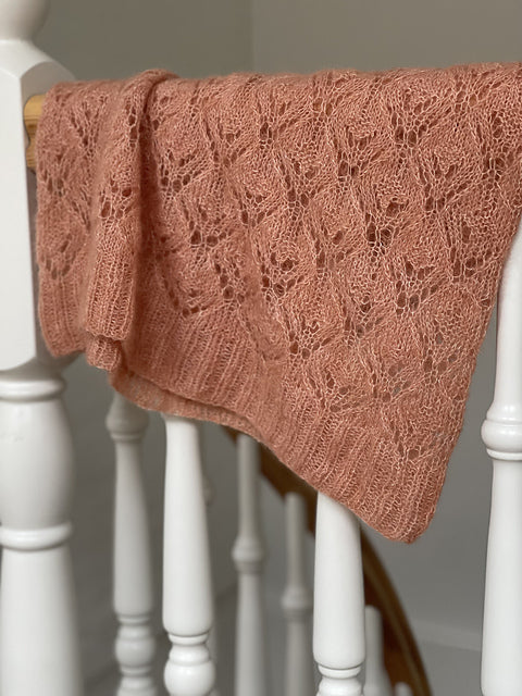 Hydrangeas Top in Midnatssol by Trine Meulengracht