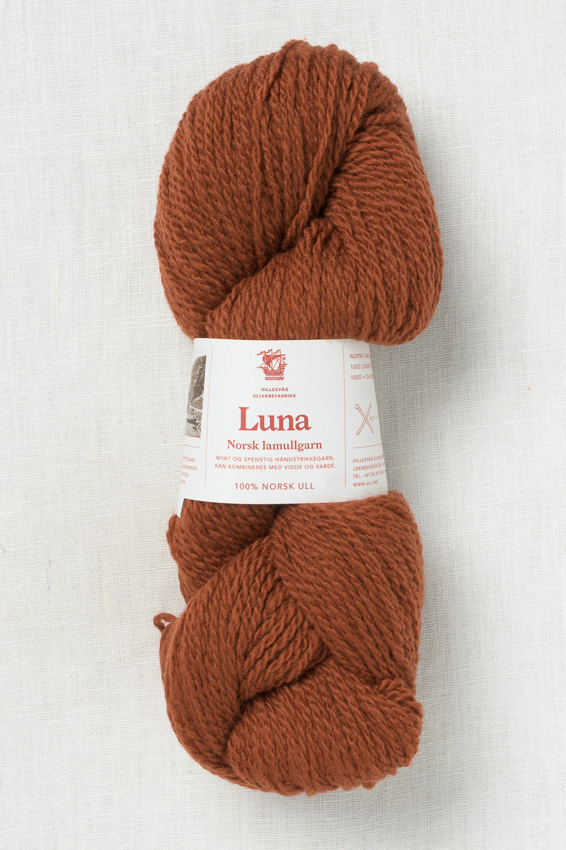 Hillesvåg Luna 442 Reddish Brown