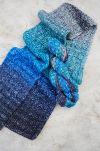 Attabi Scarf by Nina Holubcova