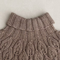 Peacock Hat & Capelet by Pernille Larsen