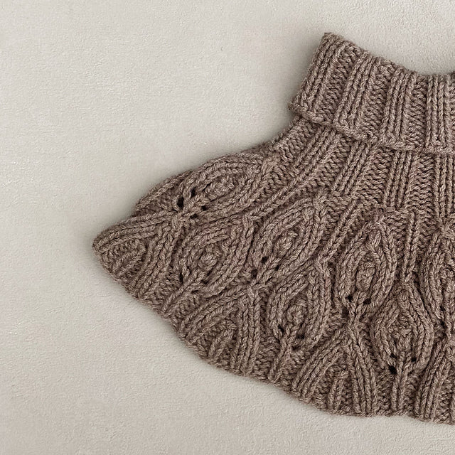 Peacock Hat & Capelet by Pernille Larsen