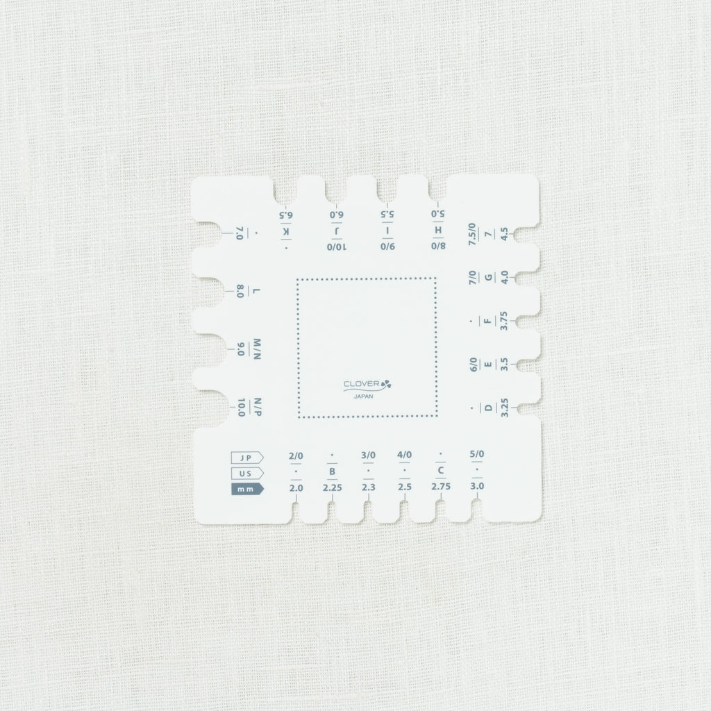 Clover Swatch Ruler and Needle Gauge