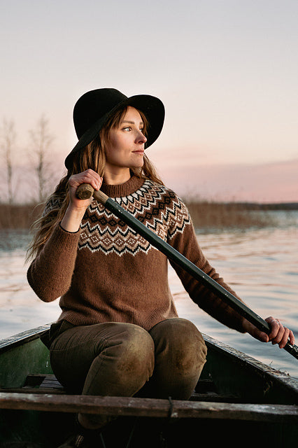 Laine Unfolding Landscapes: 17 Knits for the Road by Ronja Hakalehto