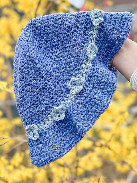 Daisy Chain (Crochet) by Mel Kennelly