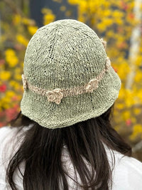 Daisy Chain (Knit) by Mel Kennelly