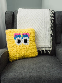 Big Bird Eyes Pillow (Crafts) by Lion Brand Yarn