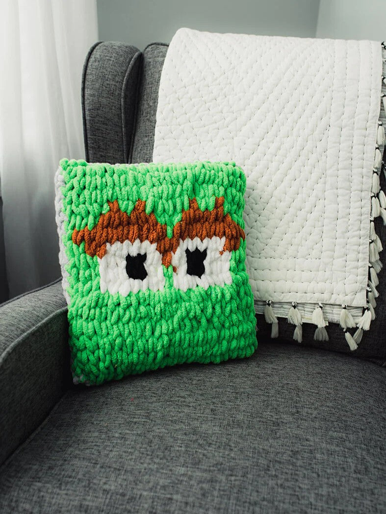 Oscar Eyes Pillow (Crafts) by Lion Brand Yarn