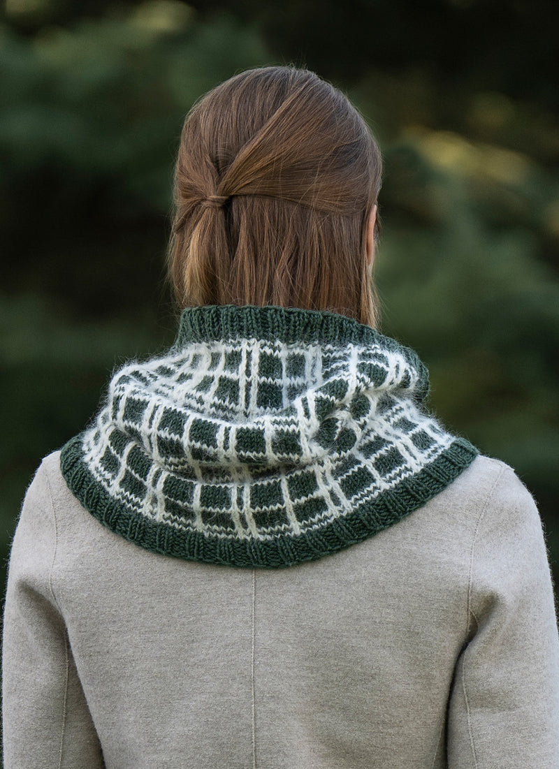 Emerald Isle Cowl by Mary Pranica