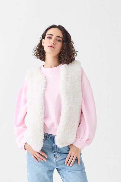 10813 Cozy Gilet by Sirdar