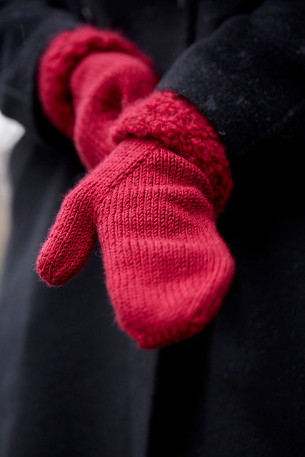 Twofold Mittens by Nina Holubcova
