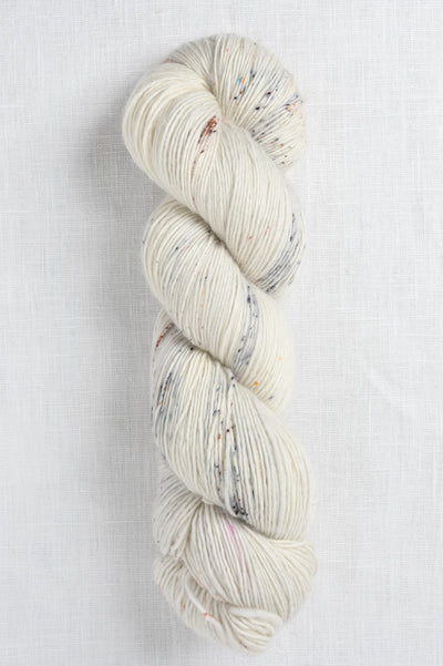 Madelinetosh Biggie Horn (Core)