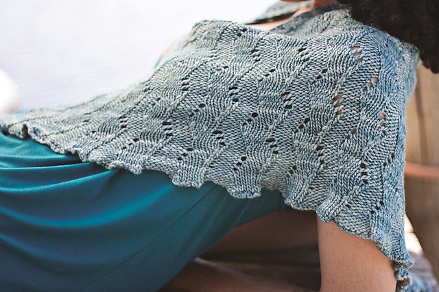 Corriente Shawl by Tori Gurbisz
