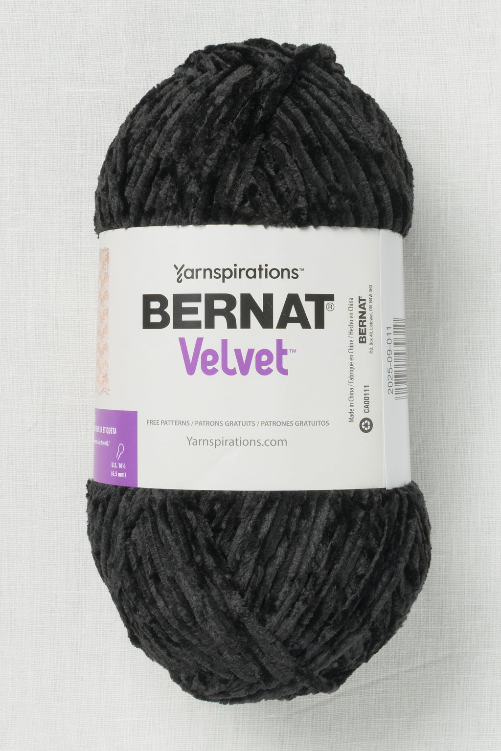 Bernat Velvet Blackbird