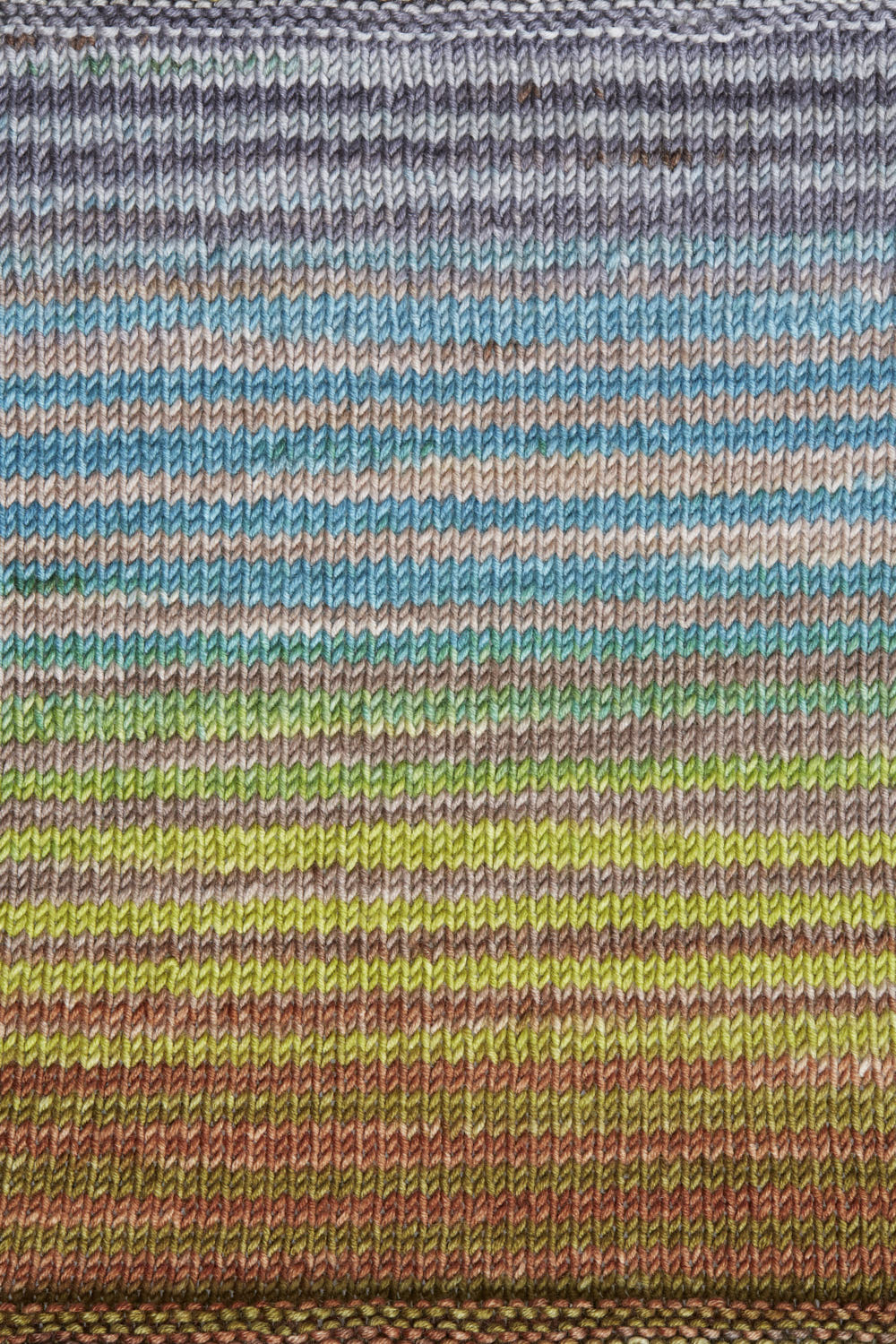 Urth Yarns Uneek Worsted 4030 swatch