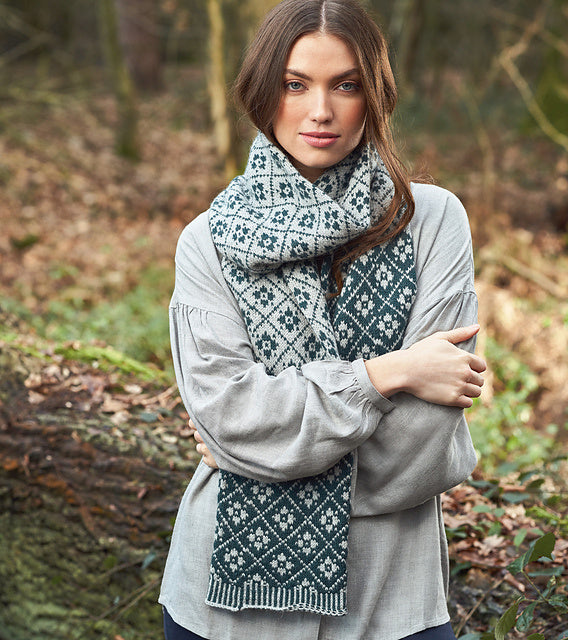 Lattice Scarf